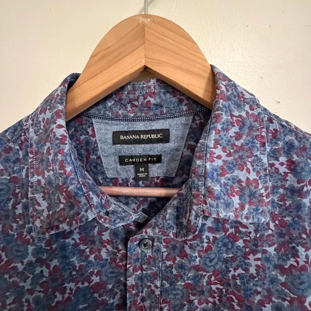 Banana Republic Floral Button-Up Shirt M